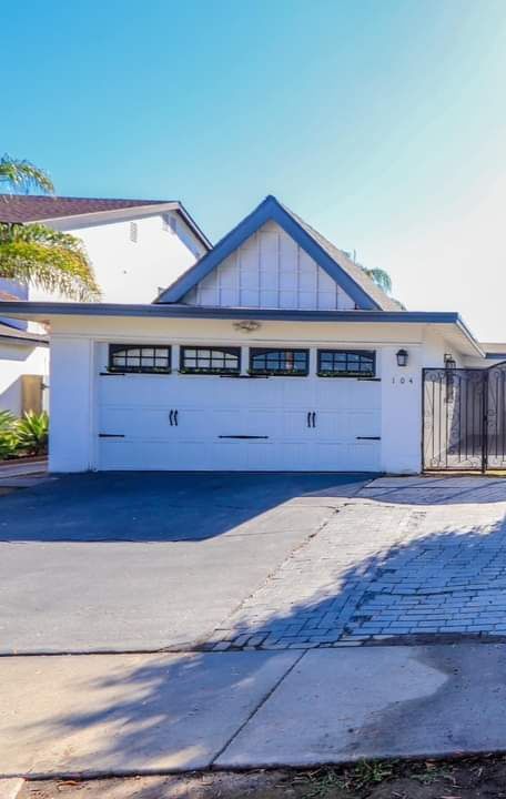 garage doors with windows 