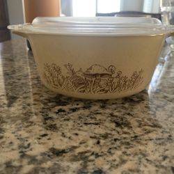 Pyrex Casserole Dish 