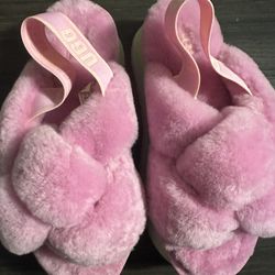 UGG’s Platform Slippers Size 8 $50
