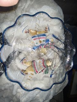 Different Pieces Of Glass Items 