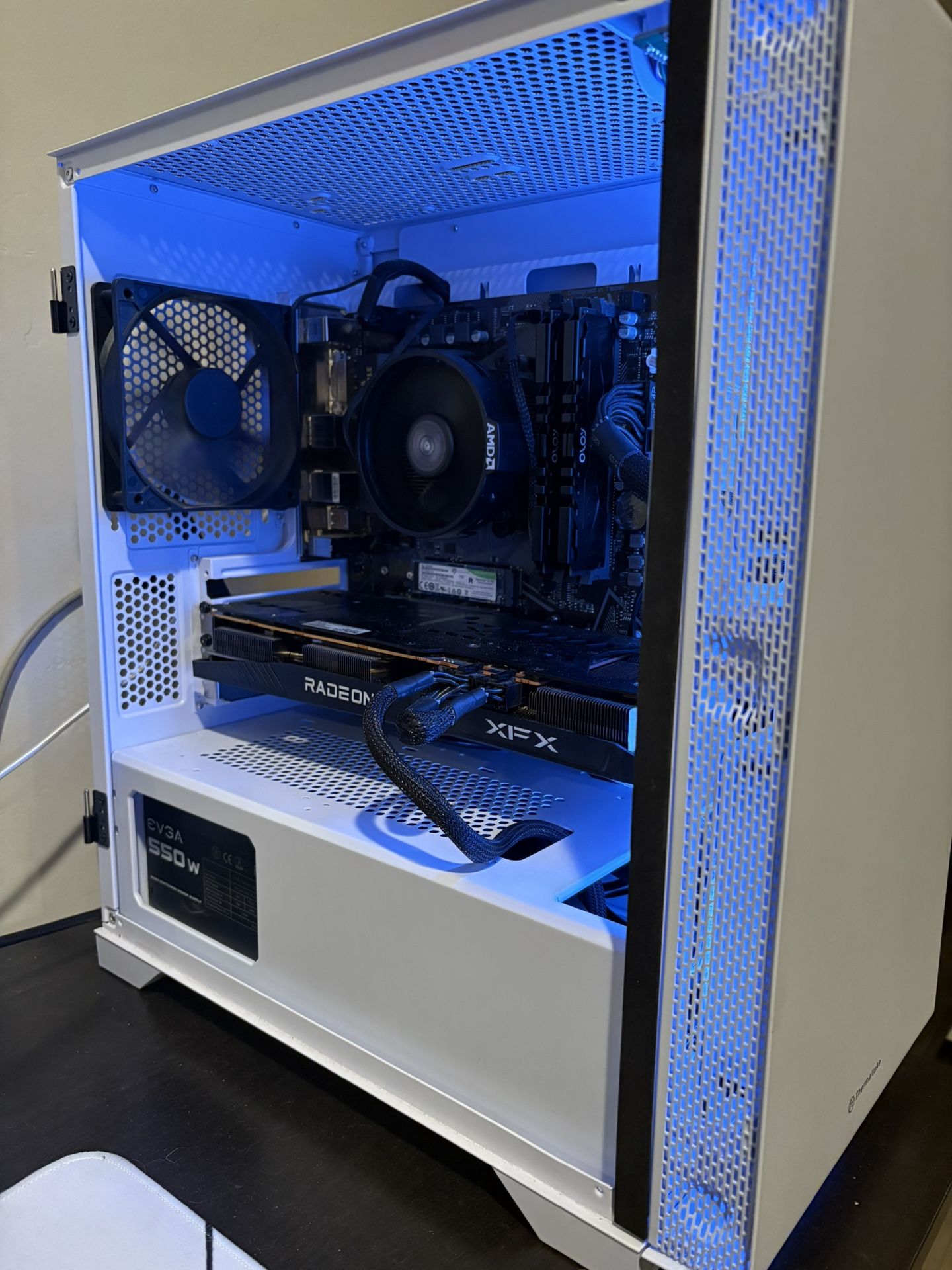 White Gaming PC