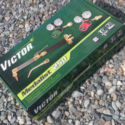 $150 VICTOR  NEW TORCH KIT