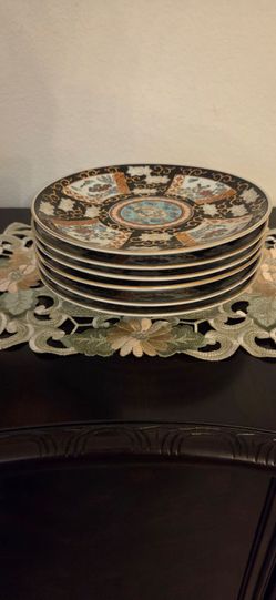Imari. 8 3/8". Set of 6 plates.
