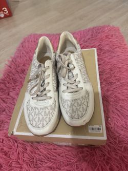 Women Sneakers Size 9