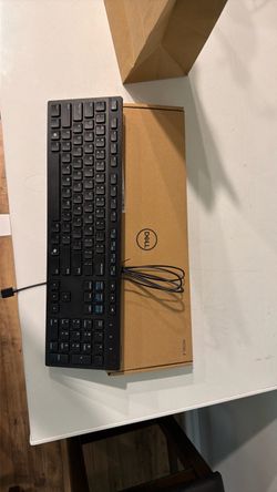 DELL - Teclado de escritorio con cable USB multimedia, en inglés, Modelo: KB216