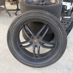 22” 265/35R22