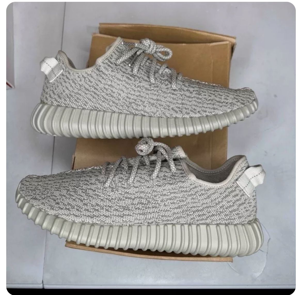 YEEZY 350 (size 10)
