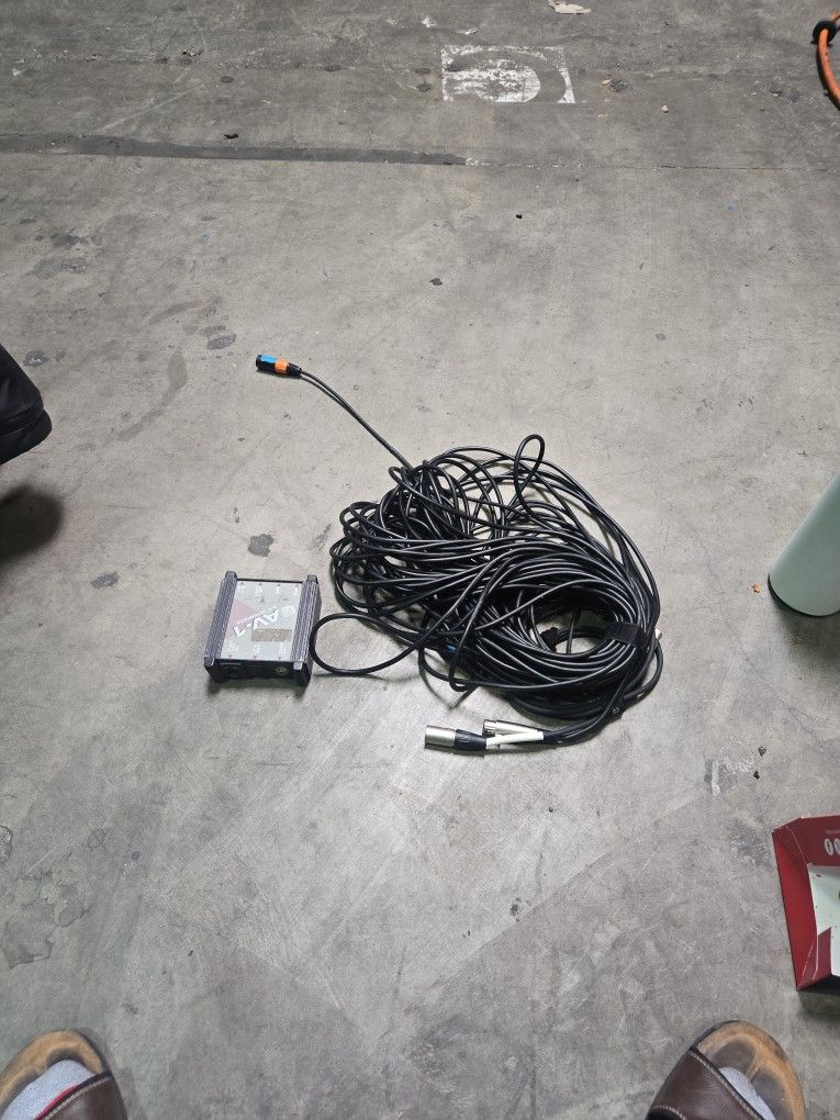 AV Cables And Amp
