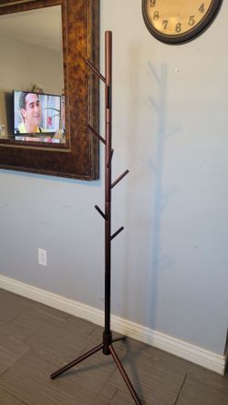 BEAUTIFUL WOODEN COAT RACK STAND