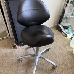 esthetician saddle chair