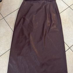 Faux leather skirt 
