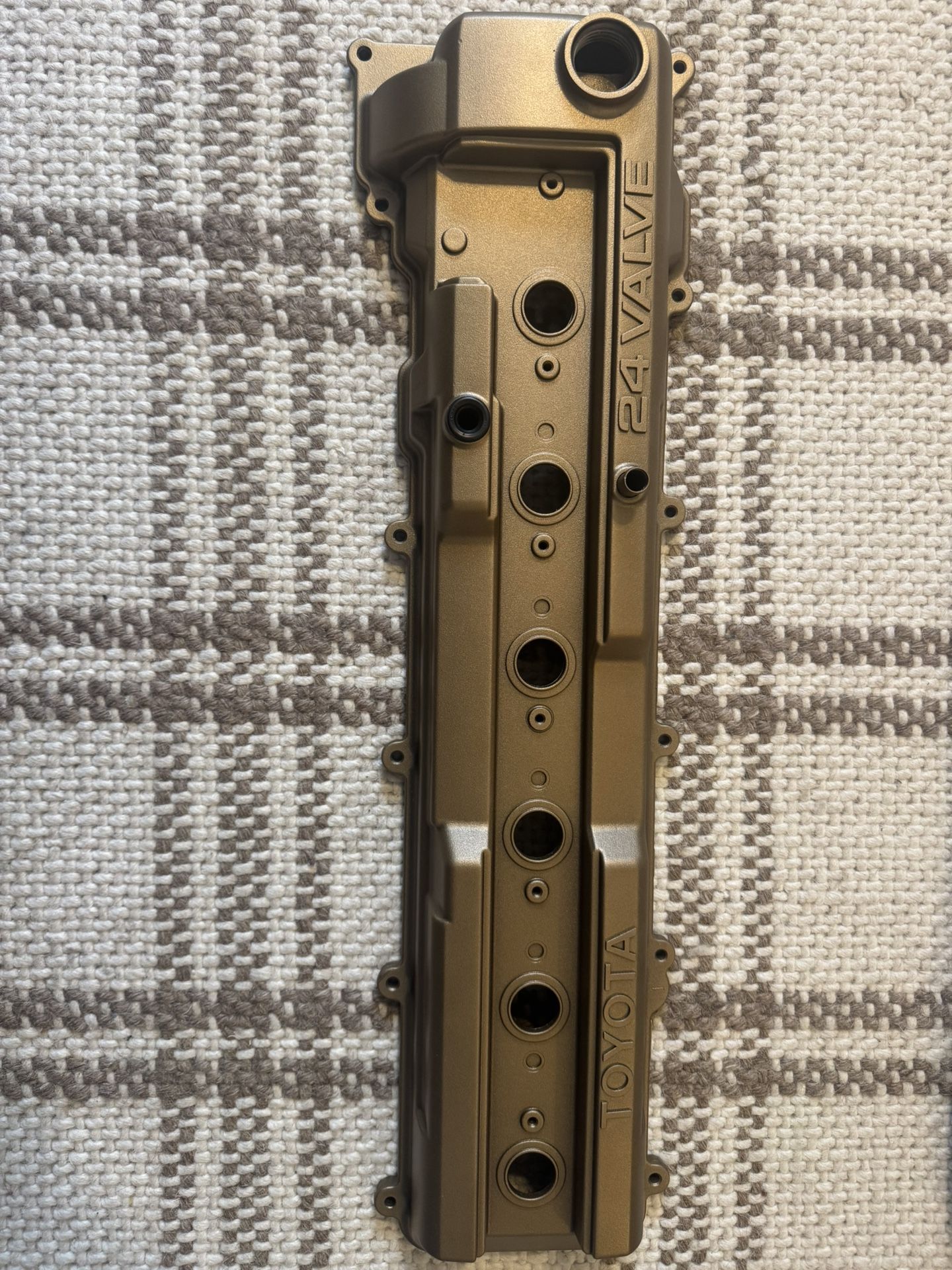 Land Cruiser Valve Cover
