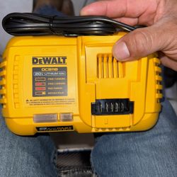 Dewalt Fast Charger 