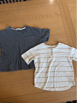 Two kids neutral tee’s size 5/6