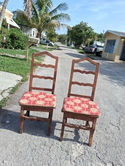 Dinning chairs 15 dollars each one