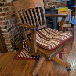 Antique Oak Swivel Chair