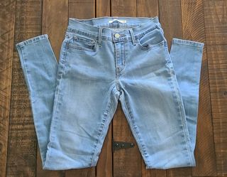 Levi Women Jeans