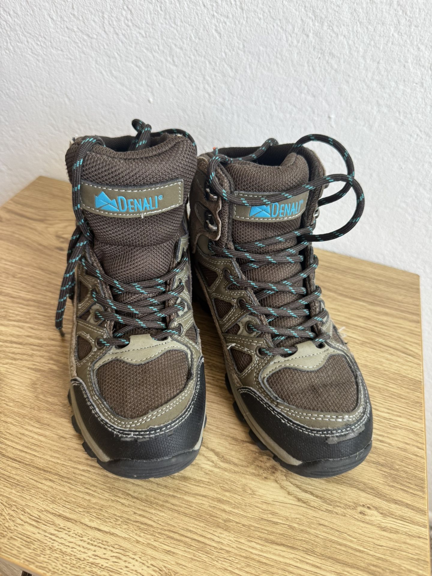 Hiking Boots 6.5W