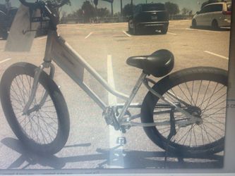 Retrospect big wheel silver men’s or women’s cruiser. OBO call (contact info removed).