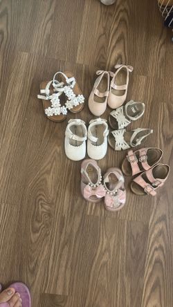 Girl Shoes 12M-4 $1 Each