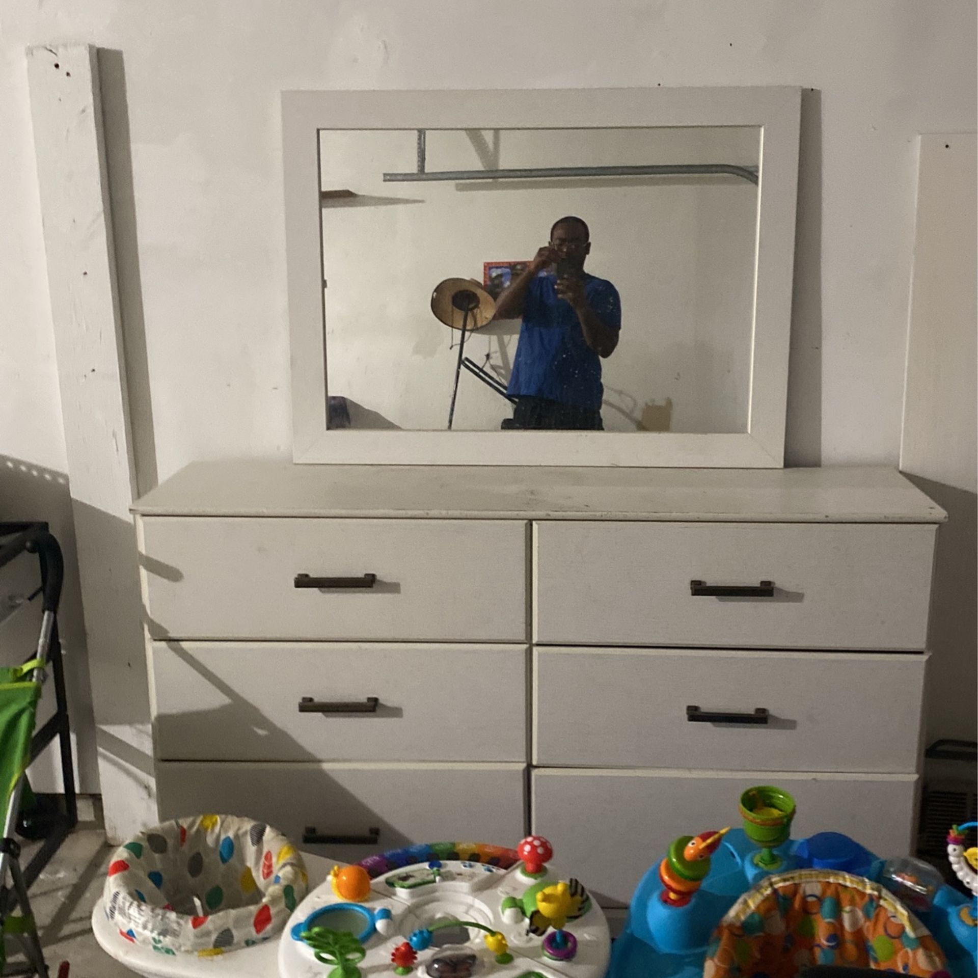 6 Drawer Dresser With Mirror W/bedframe