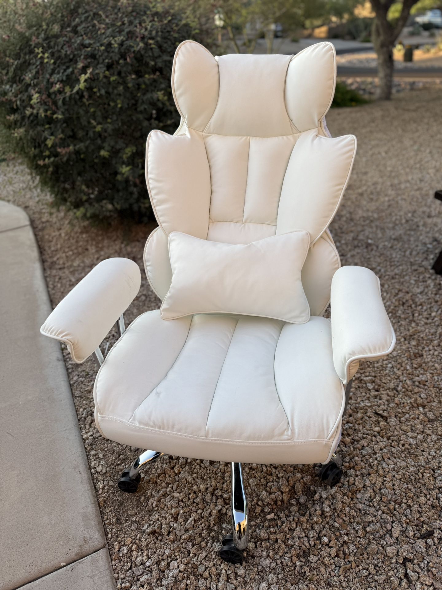 PREMIUM OFFICE CHAIR
