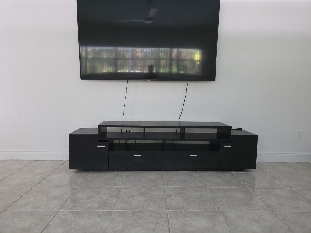 Free TV stand
