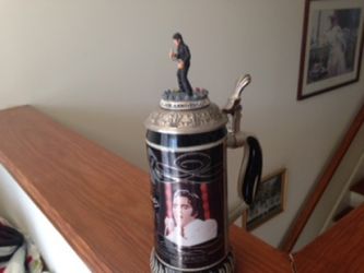 Elvis Comeback Stein