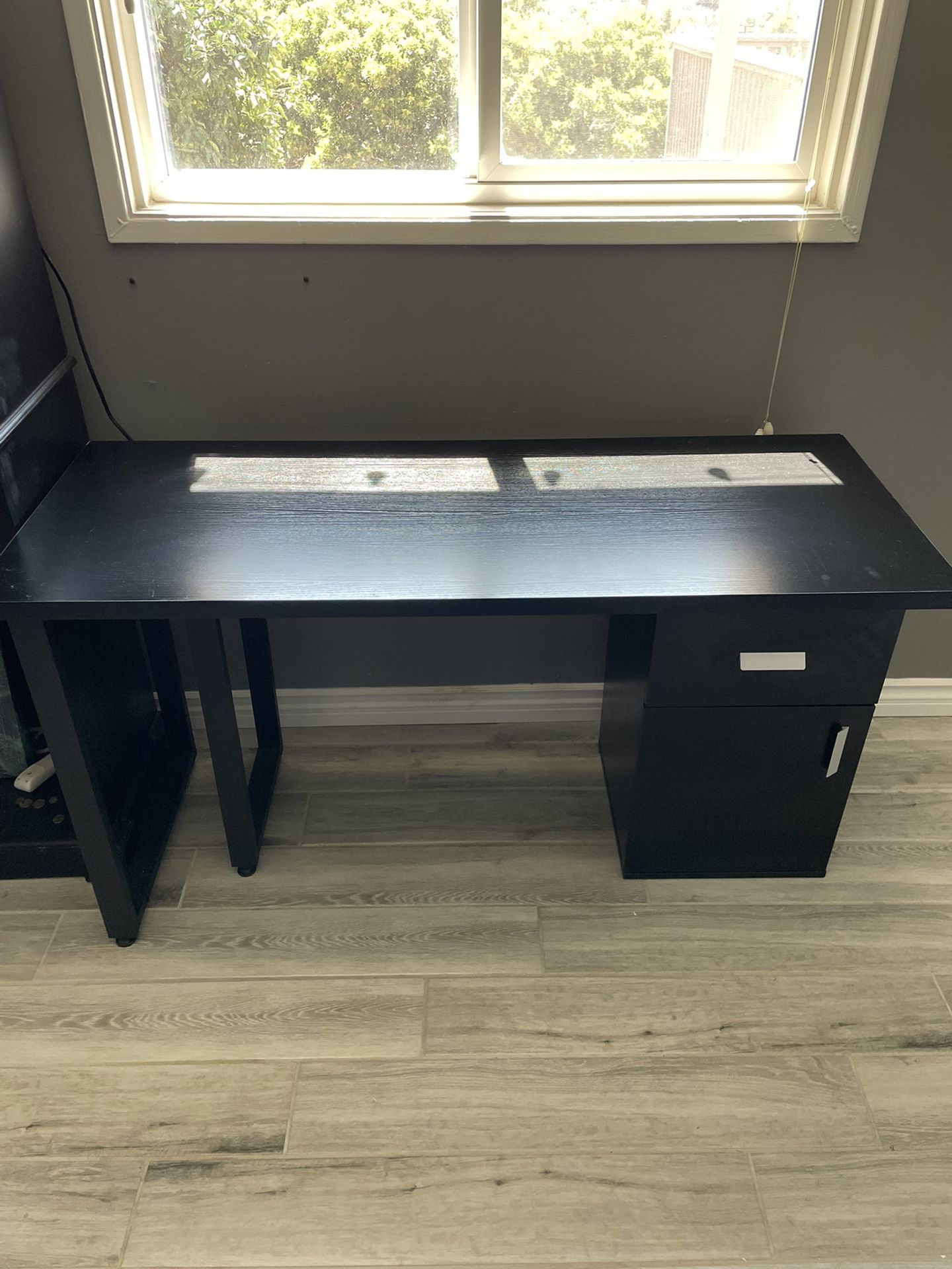 Modular Desk And Rolling Chair