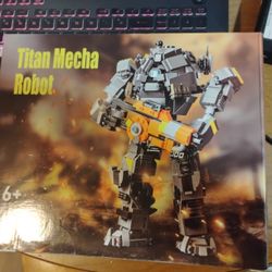 875 Piece Titan Mecha Robot Lego By AUNDBLOCK
