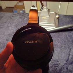 Sony Wireless Stereo Headphones With Wireless Charger