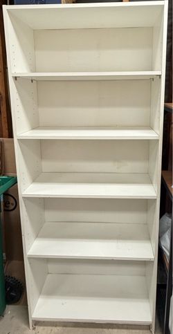 White bookshelf with moveable shelves