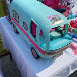 LOL Surprise OMG Glam N Go Camper
