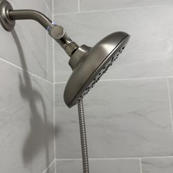 MOEN SHOWER HEAD