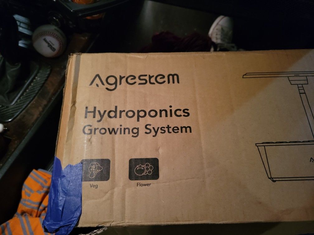 Hydroponics Growing System