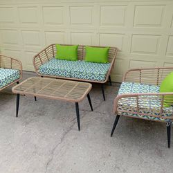 PATIO 4 piece CONVERSATION SET with NEW CUSHIONS