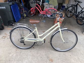 Schwinn Womens Gateway Bike 7spd LIKE NEW 
