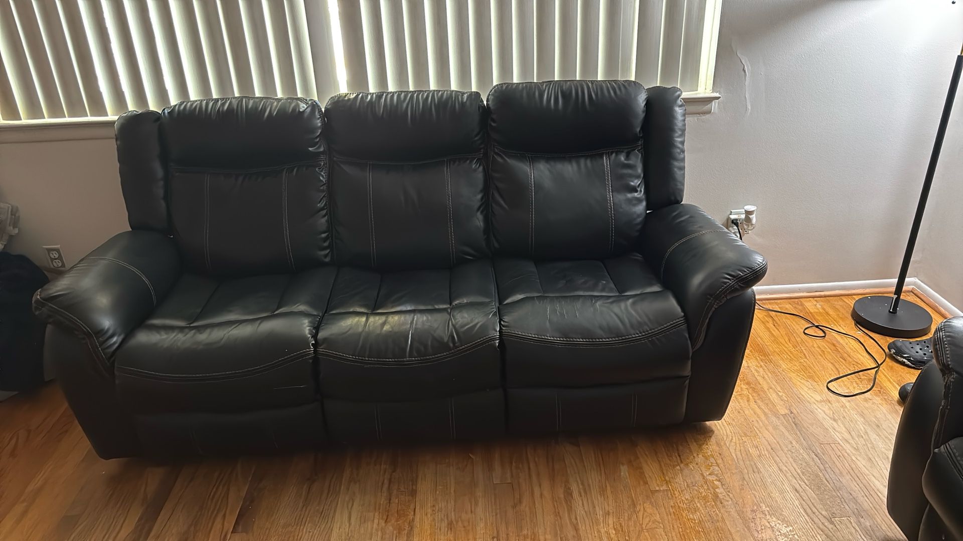 Set Of 2 Black Leather Couches With Recliners