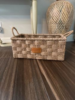 Magnolia large woven basket (NEW)