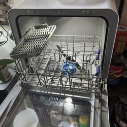 Countertop comfee dish washer