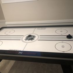 AIR HOCKEY TABLE