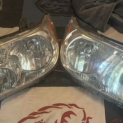Toyota Tundra Factory Headlights 2007-2013