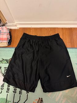 Old School Men’s Nike Basketball Shorts Size L