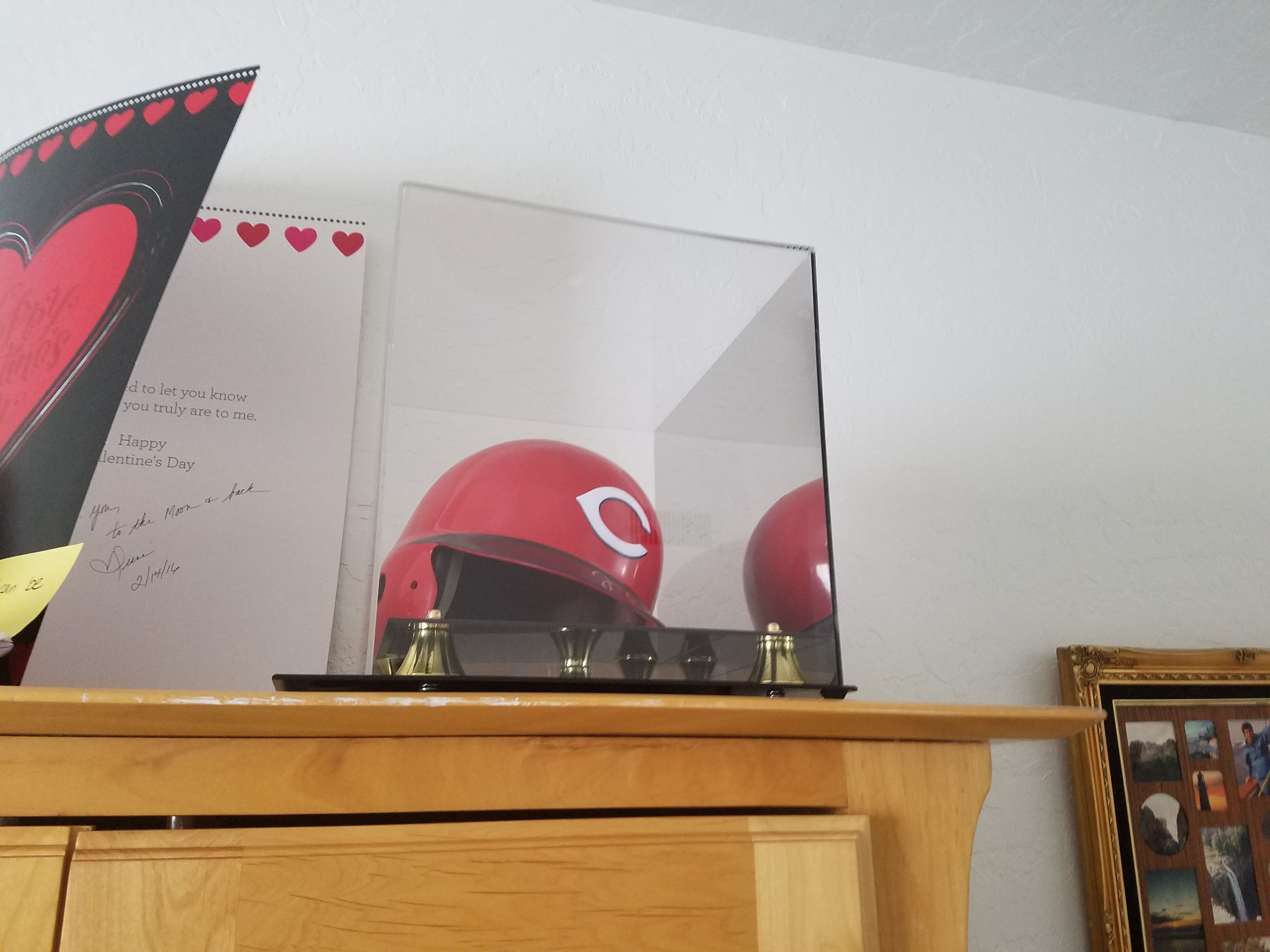 HELMET SIGNED BY JOEY VOTTO