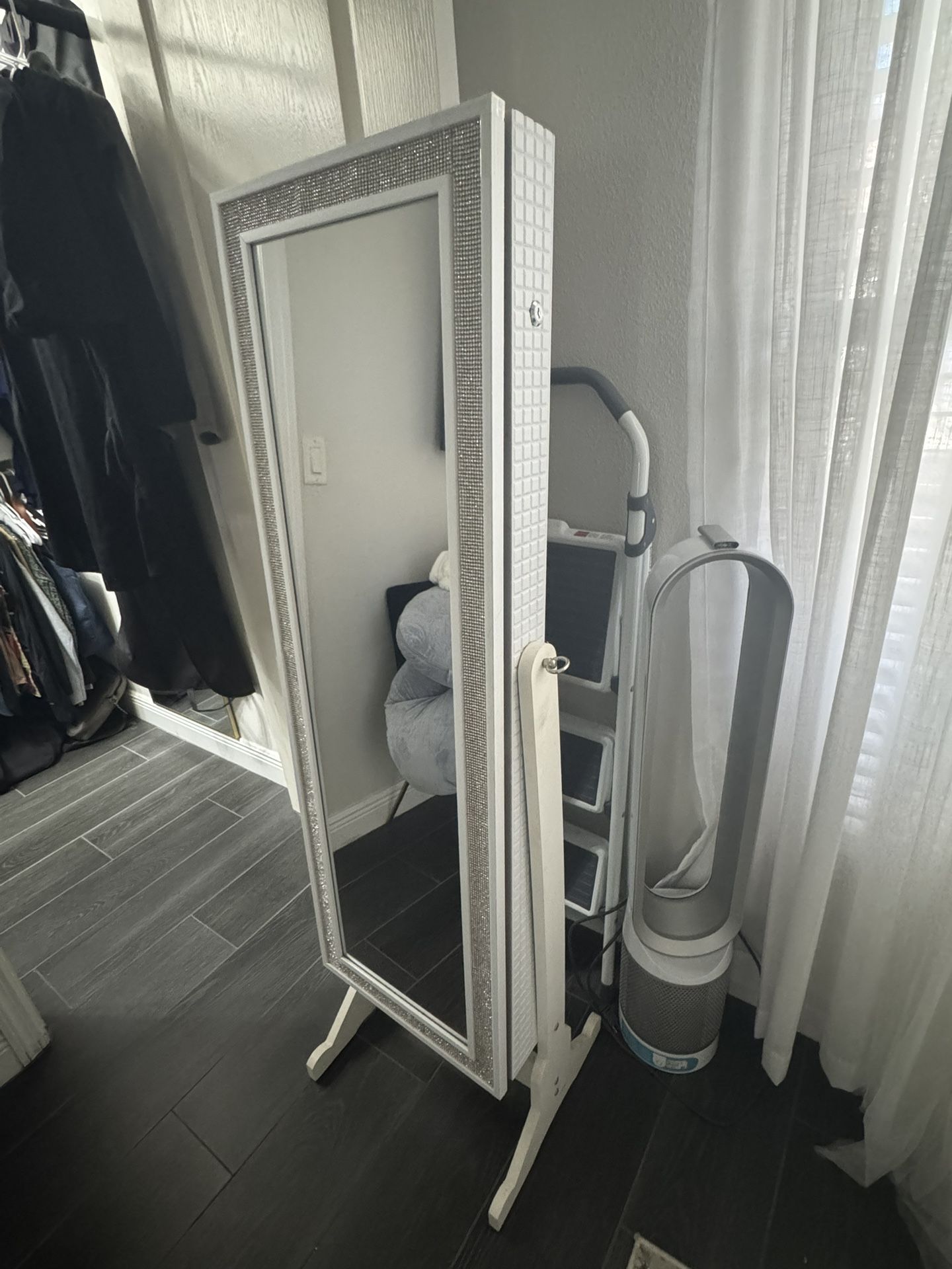 LED Standing Mirror jewelry Box