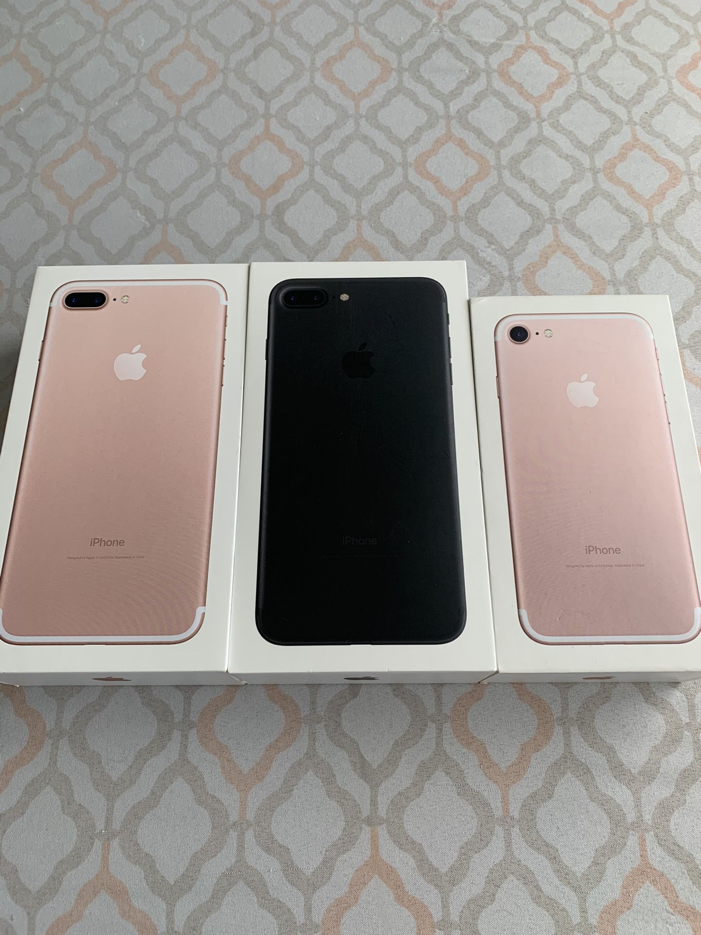 iPhone 7, 7 Plus ( BOXES ONLY)