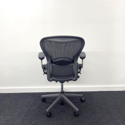 LIKE NEW HERMAN MILLER CLASSIC AERON CHAIRS SIZE B FULLY LOADED WITH LUMBAR SUPPORT!  