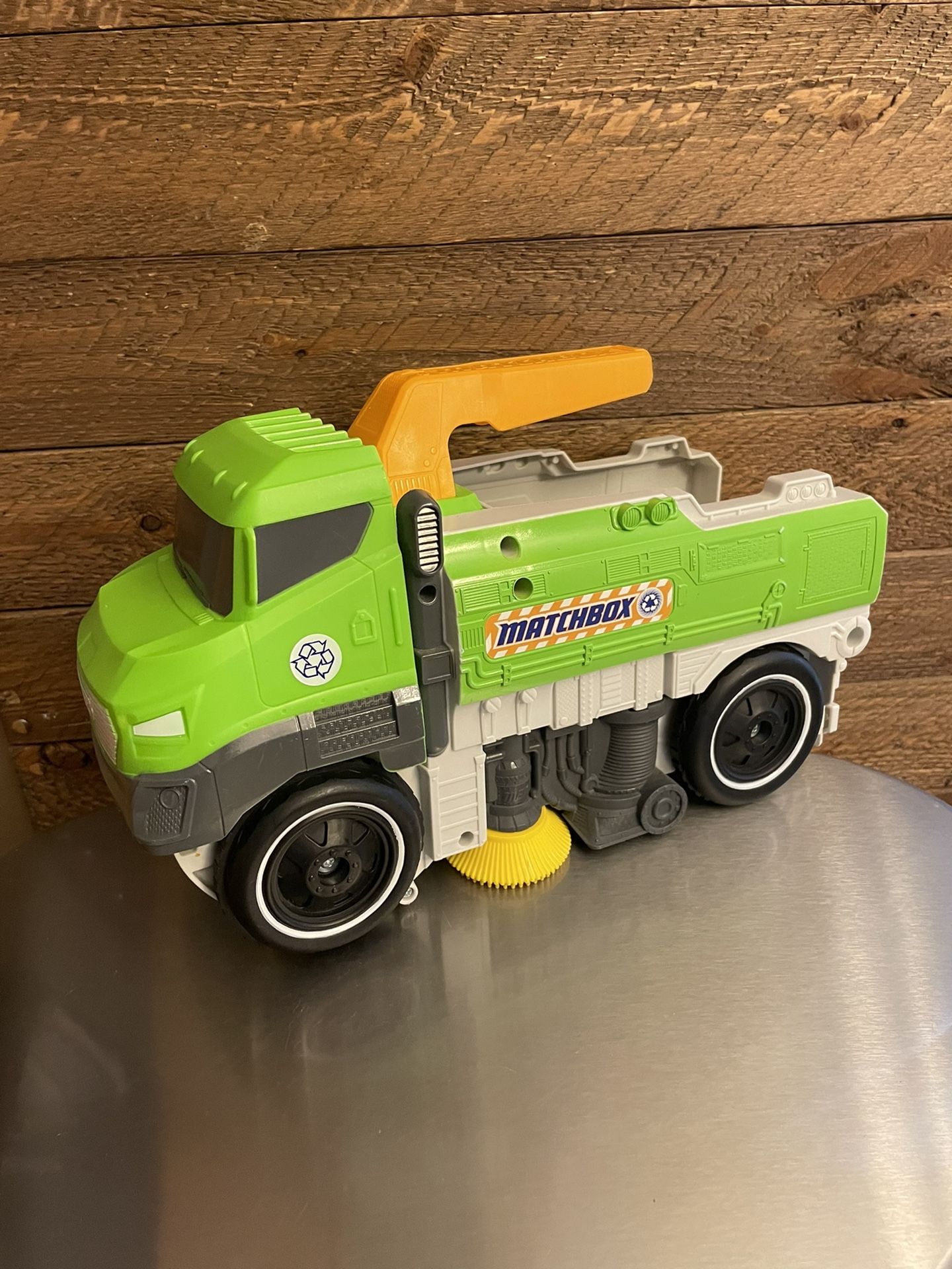 MATCHBOX SWEEP N KEEP TRUCK