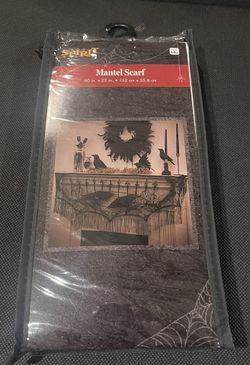 Mantel Scarf