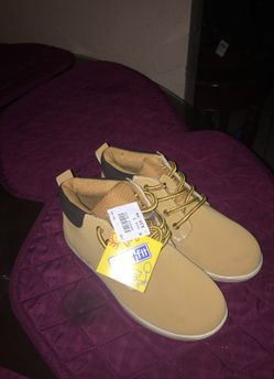 Boys boots brand new size 1
